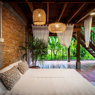 Farm House Smiling Gecko Deluxe Khmer Bungalow 03