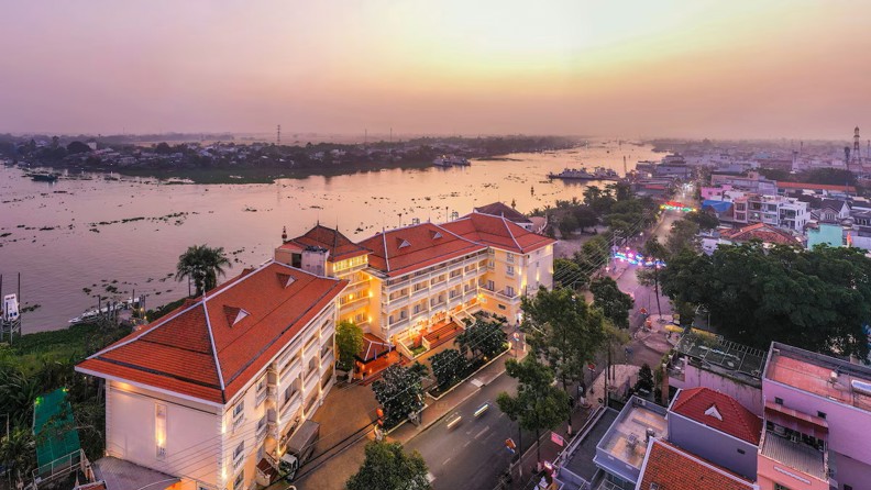 Victoria Chau Doc Hotel Exterior 2