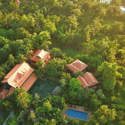 Maisons Wat Kor Overview