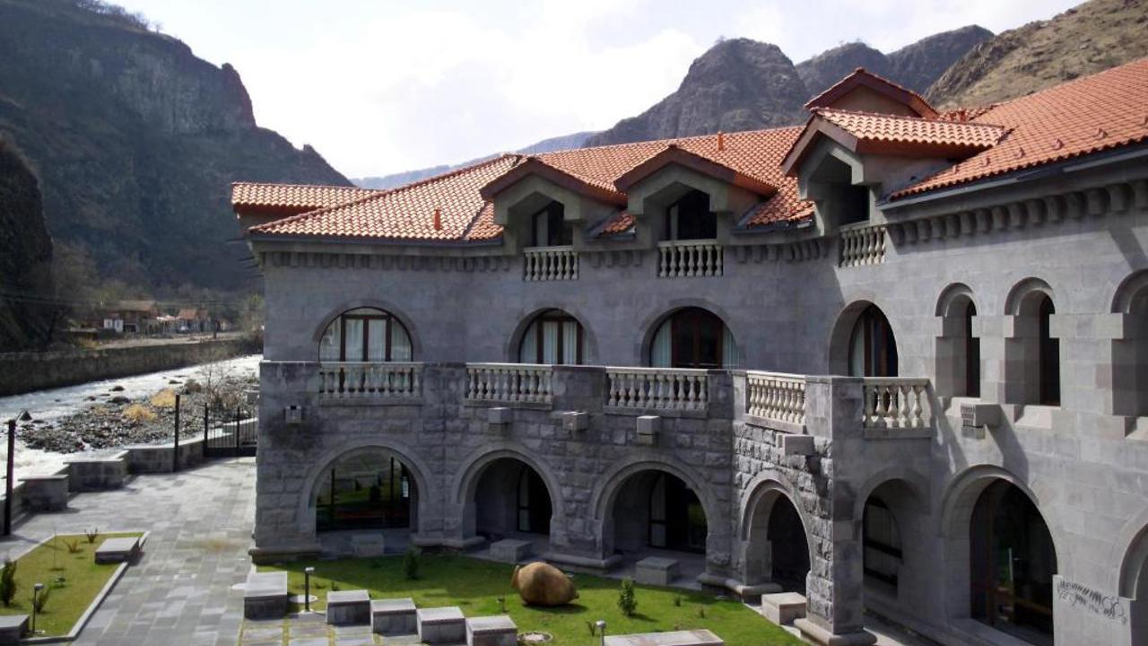 Tufenkian Avan Dzoraget Hotel Exterior 02