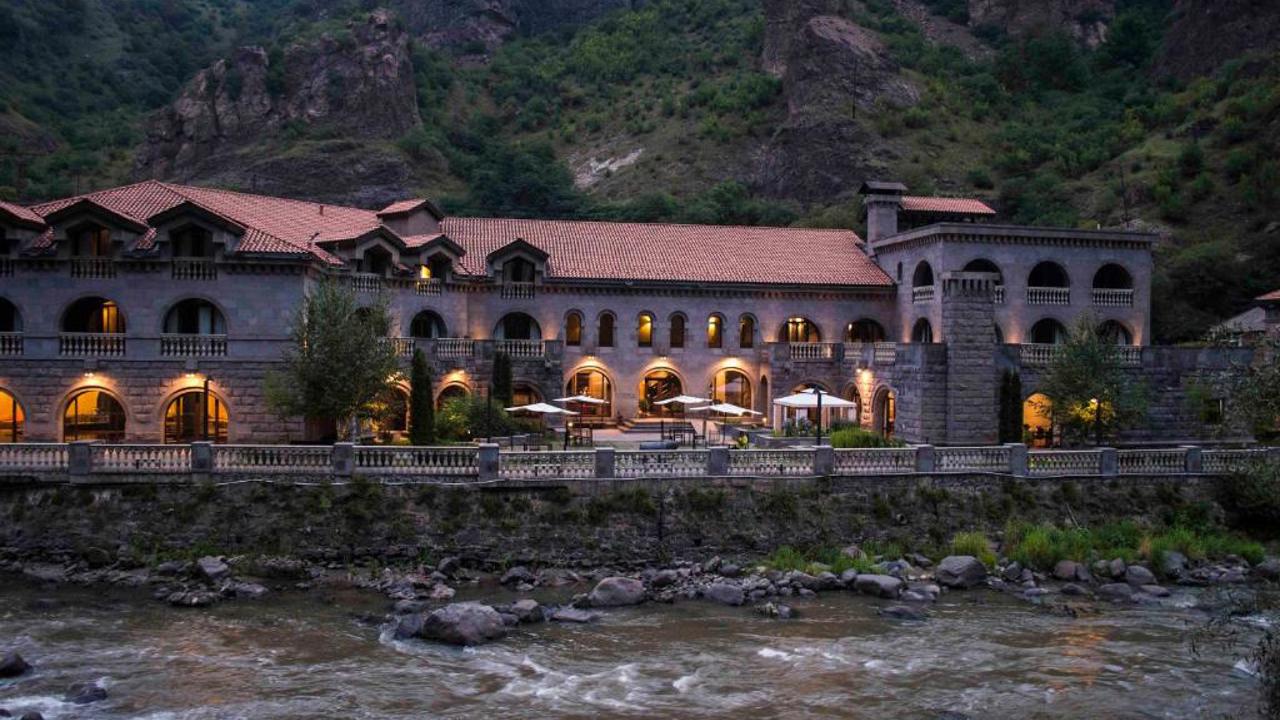 Tufenkian Avan Dzoraget Hotel Exterior 04