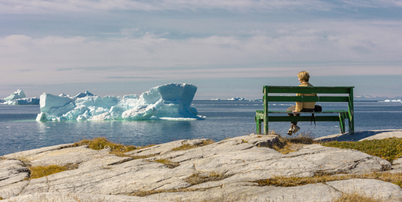 Oqaatsut_bygde_isbjerg_udsigt_01