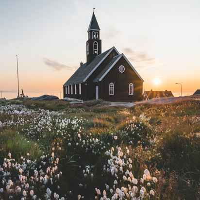 Zion kirken_Ilulissat_sommer_midnatssol_01