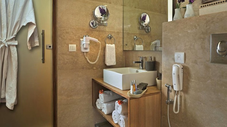 Udman Hotel Bathroom