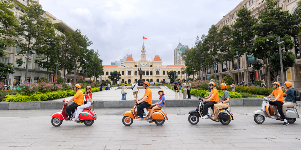 Vespa Tur 02