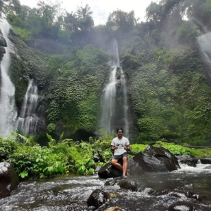 bali - Lokalguide Rias_Fiji vandfald_01