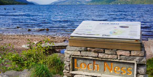 ... hvor vi også når en spændende tur på den berømte sø Loch Ness.