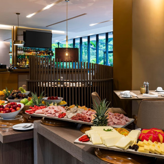 York Luxury Suites Morgenmad 01