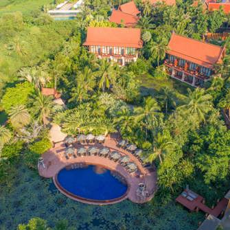 AHH Hotel Pool 02 G A H