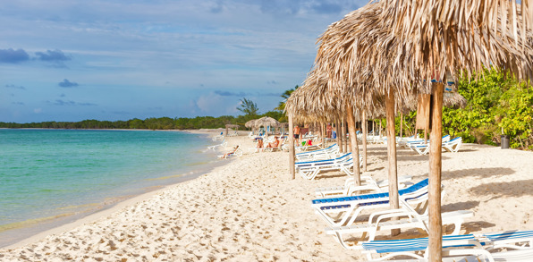 cuba - cayo coco_liggestole strand