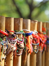 cambodia - phnom pehn_killing fields armbaand_01