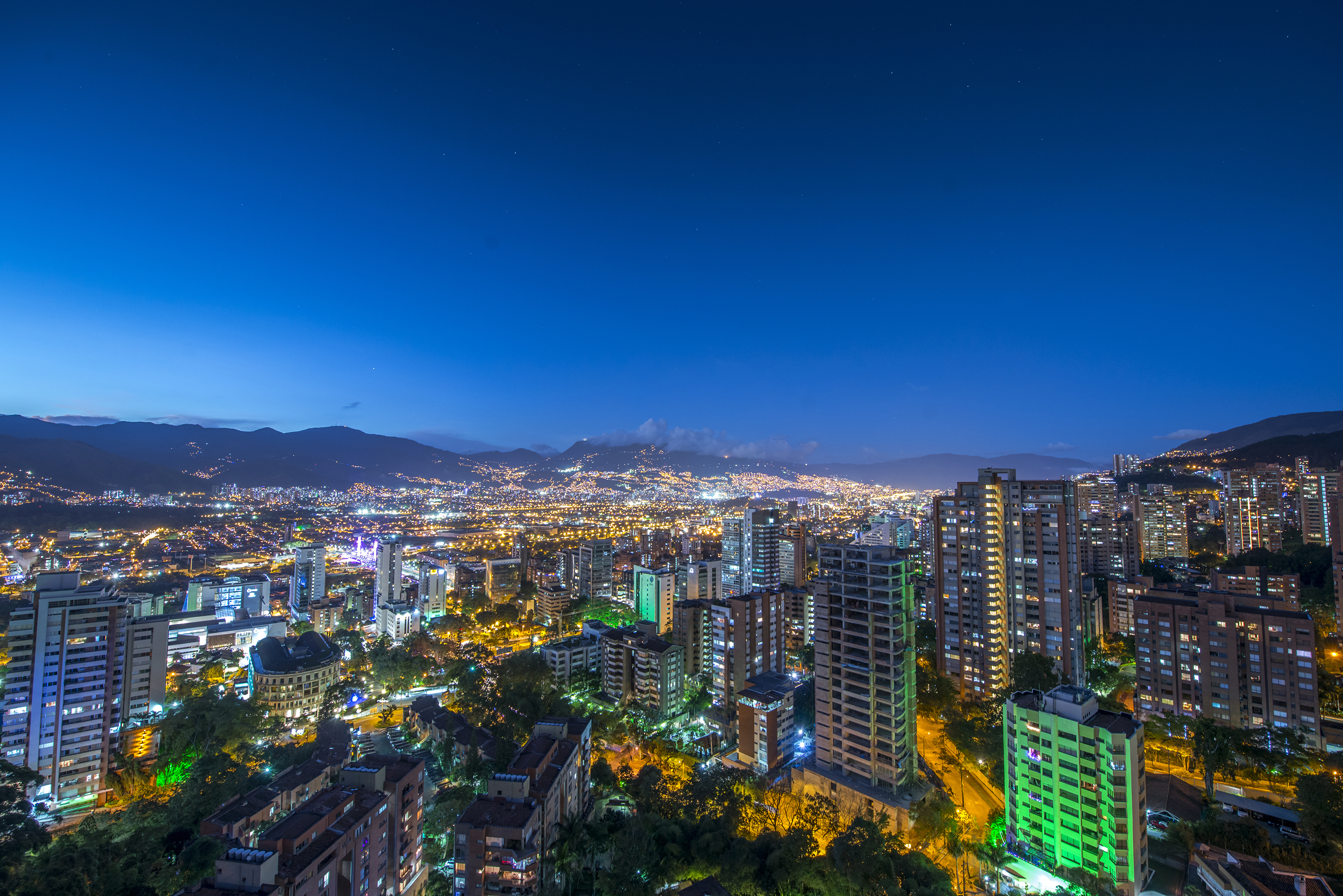 colombia - colombia_medellin_skyline_01