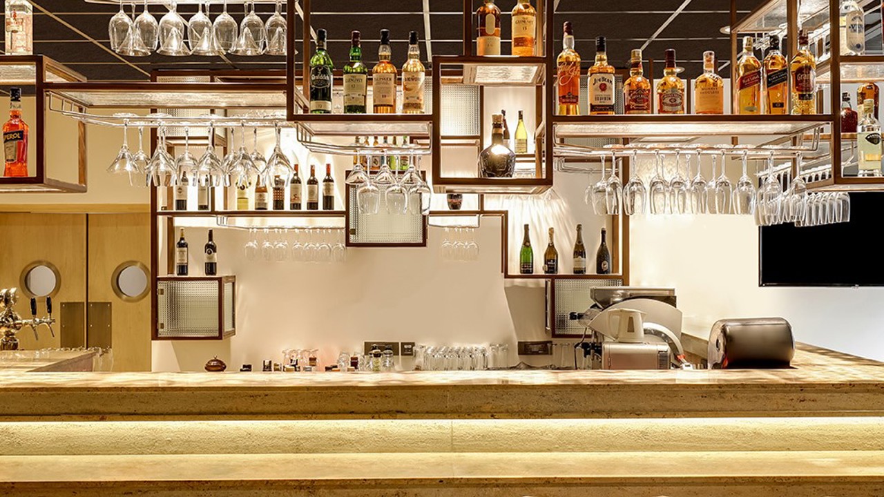 Lemon Tree Premier Delhi Airport Bar