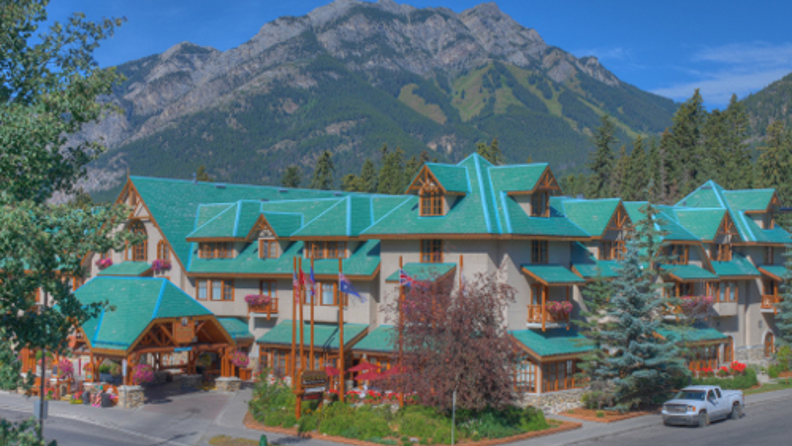 canada - banff - banff caribou lodge_facadel_01