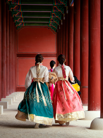 Sydkoreas nationaldragt "hanbok" har rødder over 2.000 år tilbage i historien