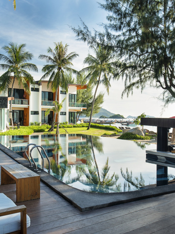 Idyllic Concept Resort Beach Sunrise Pool 01