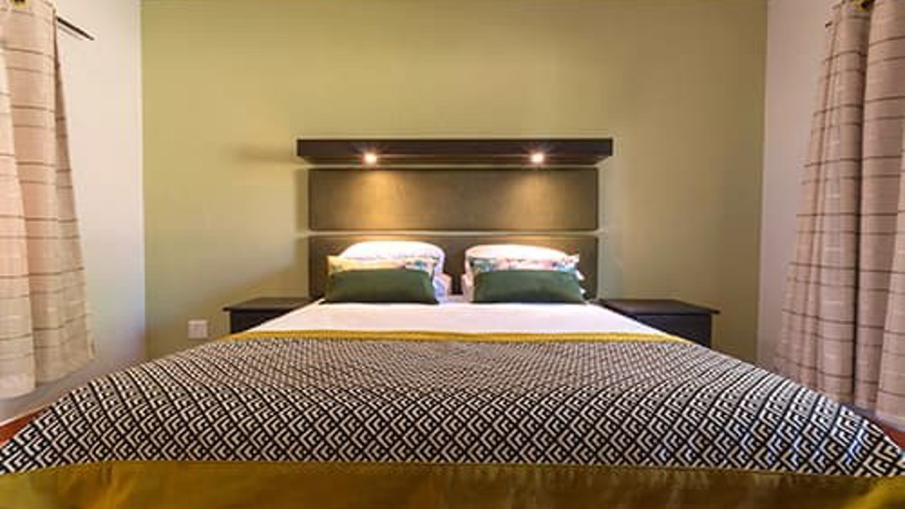 Canyon Lodge Standard Twin Room