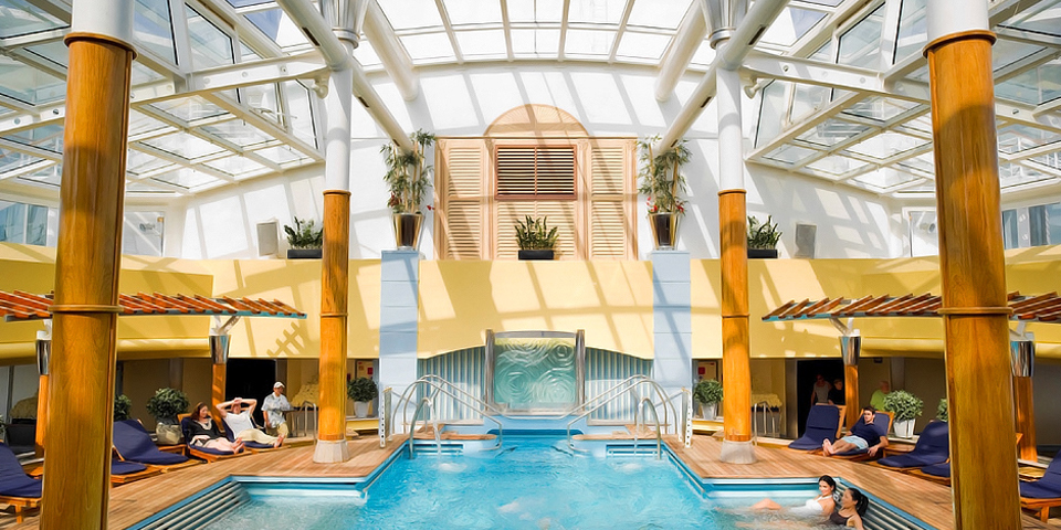 celebrity millenium_pool_01