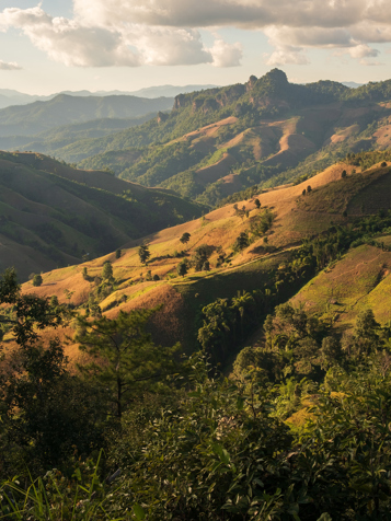 Thaton Bjerglandskab2558012809