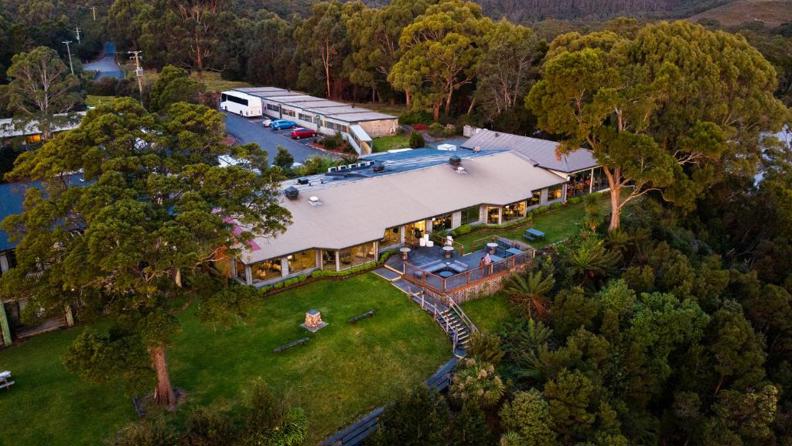 Strahan Village Udefra