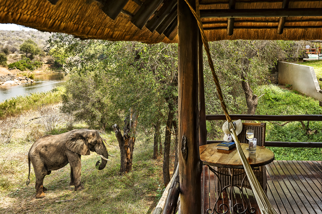 Nyati Safari Lodge River Bungalows 08