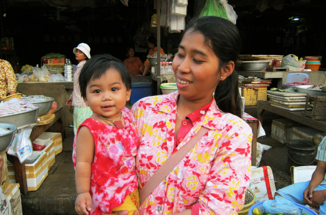 colombia - cambodia_marked_kvinde_barn_02