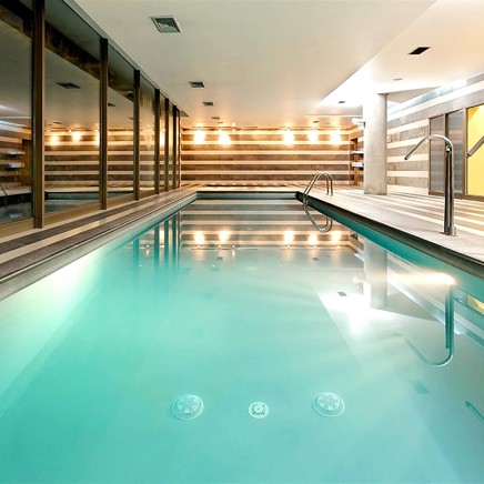 Holiday Inn Santiago Pool 02