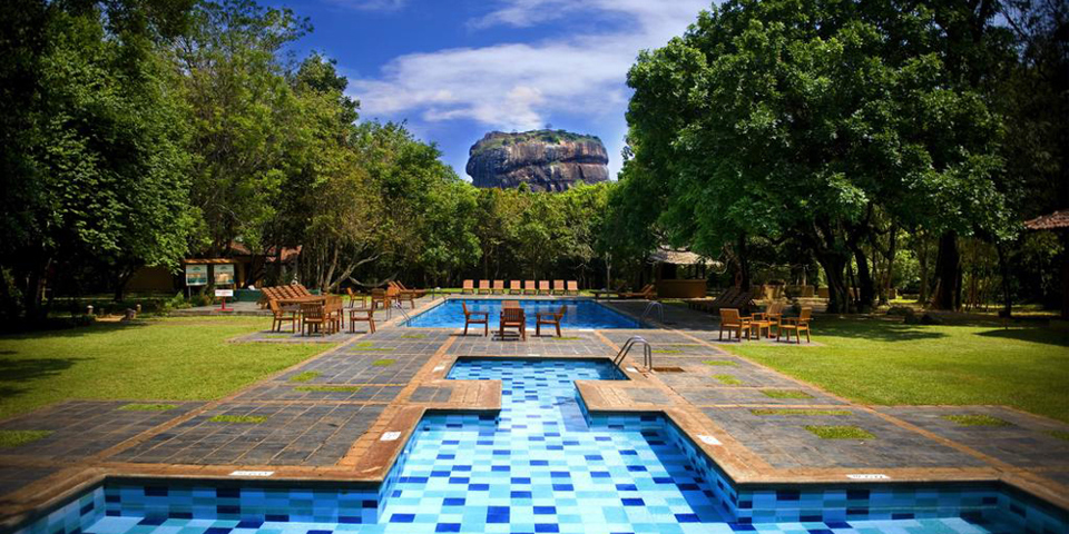 sri lanka - hotel sigiriya_pool_udsigt_01
