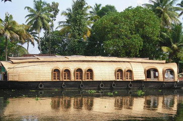Lake & Lagoons Houseboat Udefra