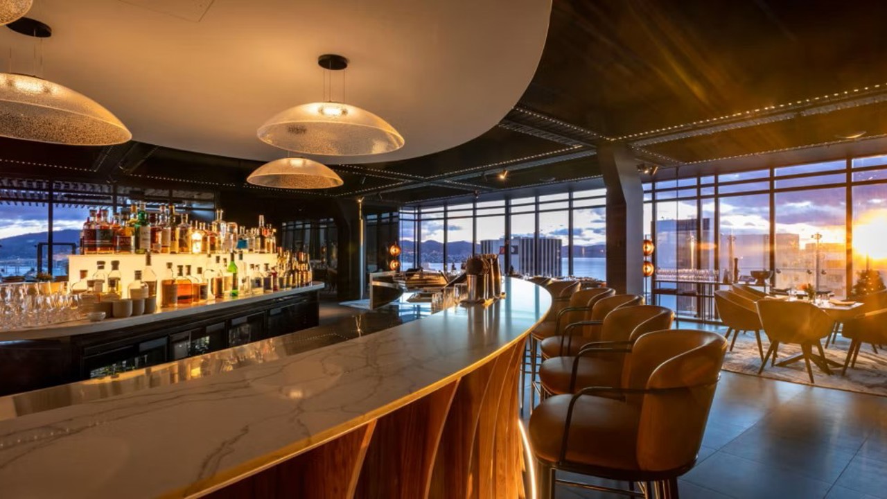 Crowne Plaza Hobart Bar