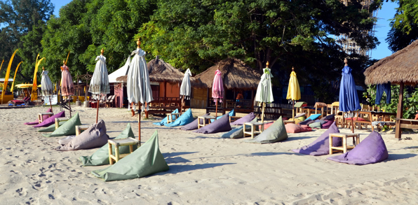 bali - gili_strand_lounge_01