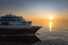 Ms Trollfjord Til Havs