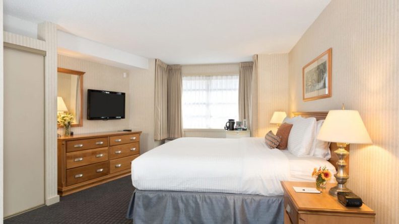 The Listel Whistler Hotel Deluxeroom Kingbed 02 (1)