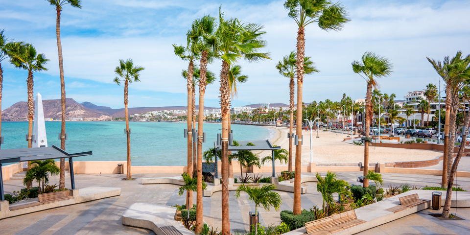 La Paz Shutterstock 2576968651