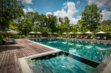 Farm House Smiling Gecko Pool 03