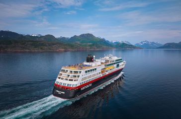 Ms Trollfjord Lofoten 01